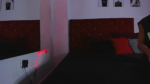 MaxPower003 live cam