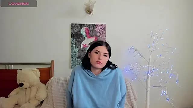 Kira_Devi live cam