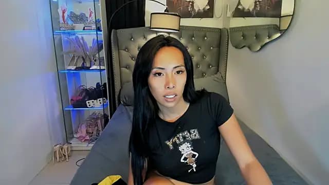 reighnempress live cam