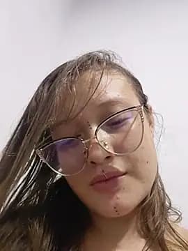 lucyy06 live cam