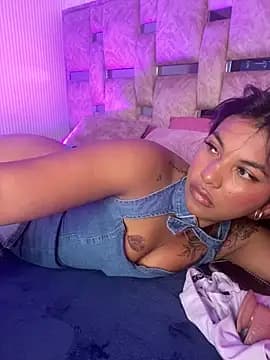 naomifox_ live cam