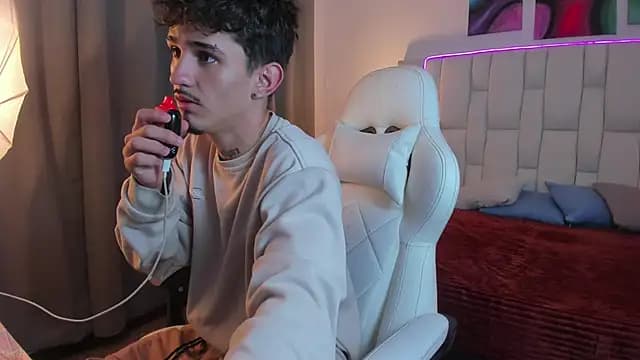 nextboywell1 live cam