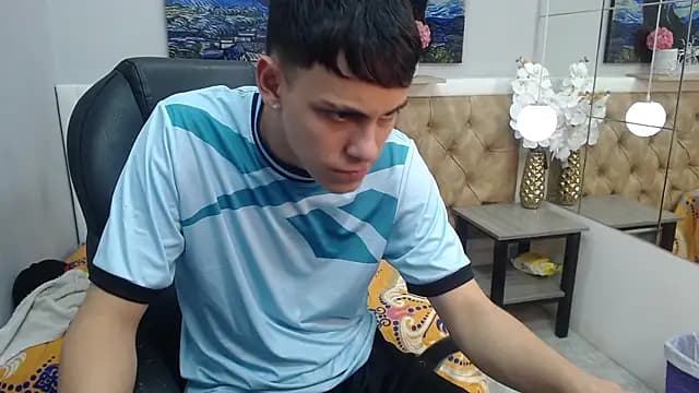 Ethanx18_ live cam