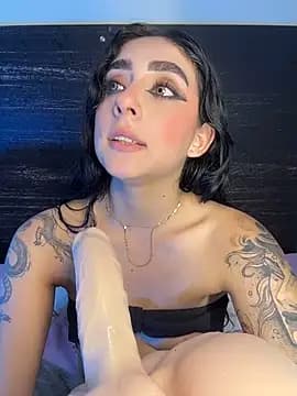 sharlot24 live cam