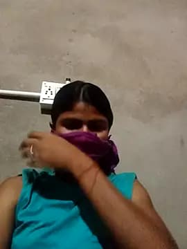 Tiyaasa live cam on Stripchat