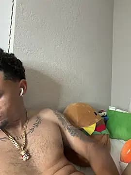 Cubanmisil live cam on Stripchat