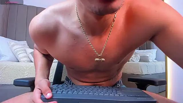 Benjamin_More live cam