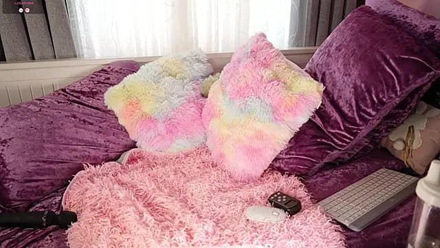 AsianSweetMilf live cam