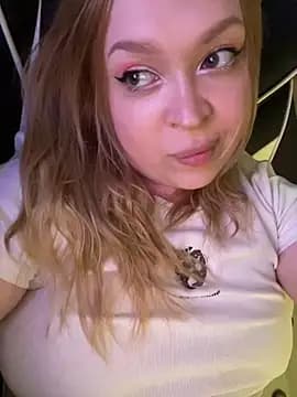 IMHORNYWET live cam