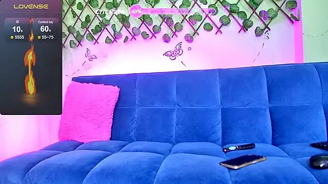 Karen_Ariass live cam