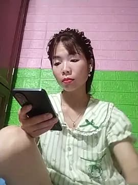 AmyLinee01 live cam on Stripchat