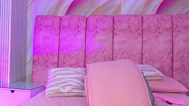 emmacurvy live cam