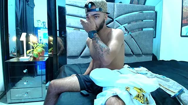 Xanderstone00 live cam
