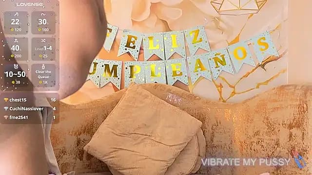 nylaroyale_cr live cam