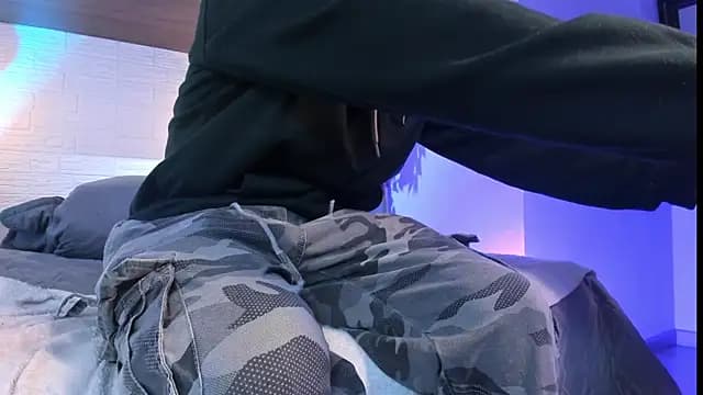 DrakeNeumann live cam