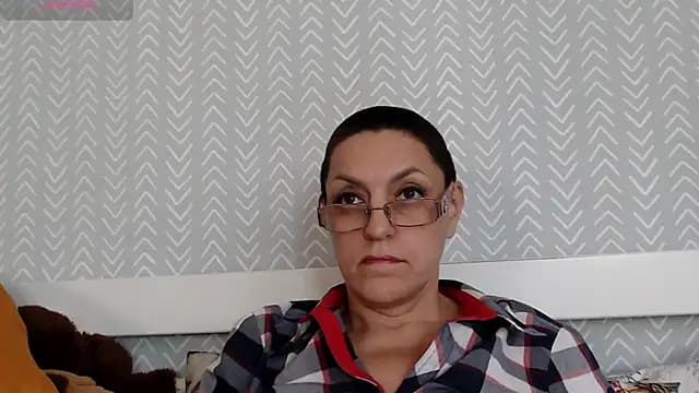BloomingAllure live cam