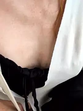 pink-mai live cam