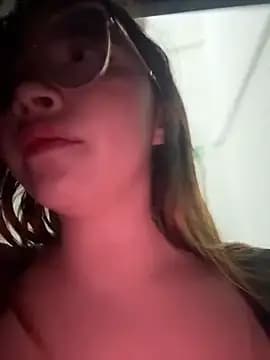 AliciaWhite_nt live cam