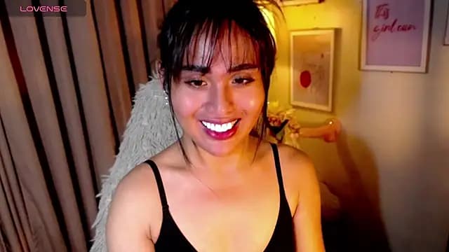 urmidnightcravingsxx live cam