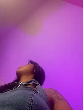 naomifox_ live cam