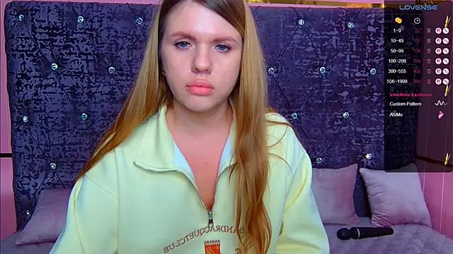 NoraBigAss live cam