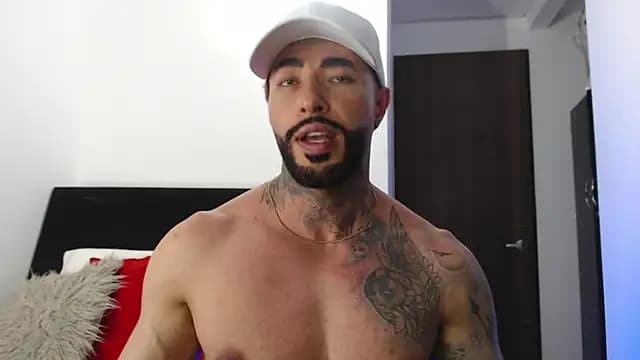 andrea_de_lucaa live cam on Stripchat