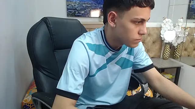 Ethanx18_ live cam