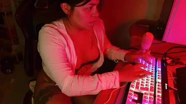 SmokyDee live cam