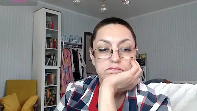 BloomingAllure live cam