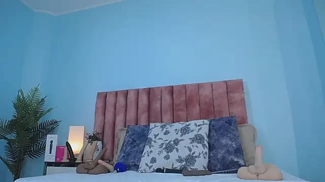 nana_levy live cam on Stripchat