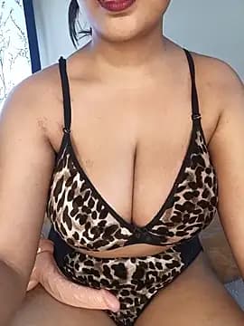 sex-withcouple live cam