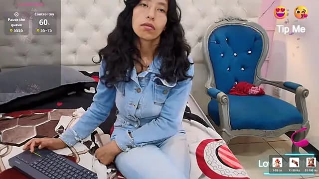 karolinee_66_ live cam