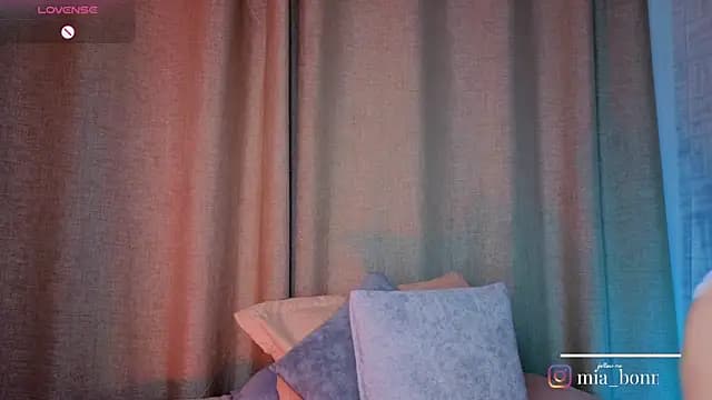 mia_bonneett live cam