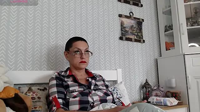 BloomingAllure live cam