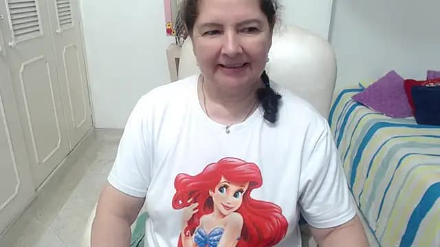 leonela_69 live cam