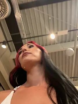 MeganFoxiyyy live cam