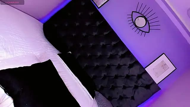 CALLMEATENEA live cam