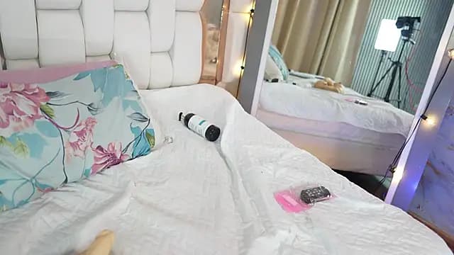 kinkylittlegirll live cam