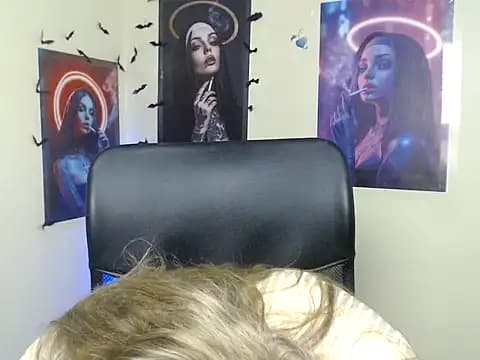 StrangerGi live cam