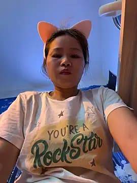 Zuzu-6 live cam