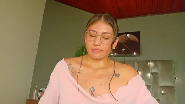 LiaaMoretti__ live cam
