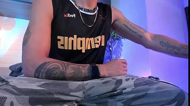 DrakeNeumann live cam