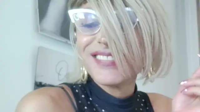 LadyOxana live cam