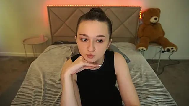 CyrenaLuxe live cam
