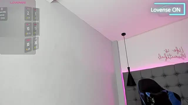 scarletcherry18 live cam