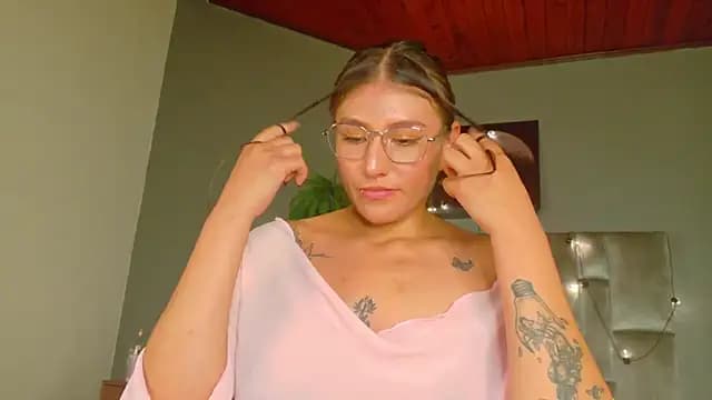 LiaaMoretti__ live cam