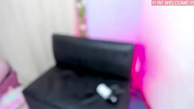 Skinnyfantasies44 live cam