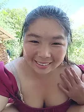 quynhkoolbae live cam