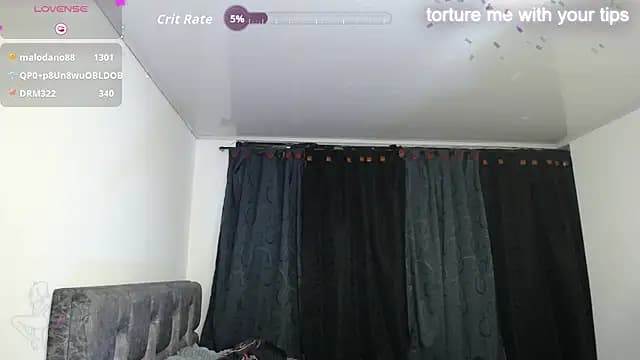 girl_naugthy live cam