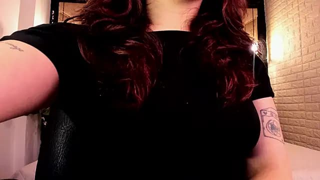 crimson_tati_ live cam